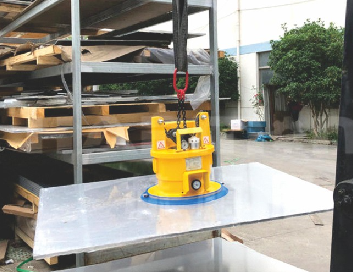 Non-powered vacuum  lifting device